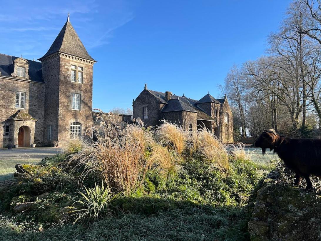 Chateau Ville Voisin Augan Bagian luar foto
