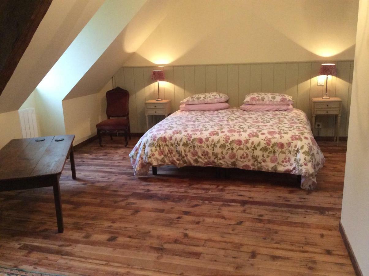 Chateau Ville Voisin Augan Bagian luar foto