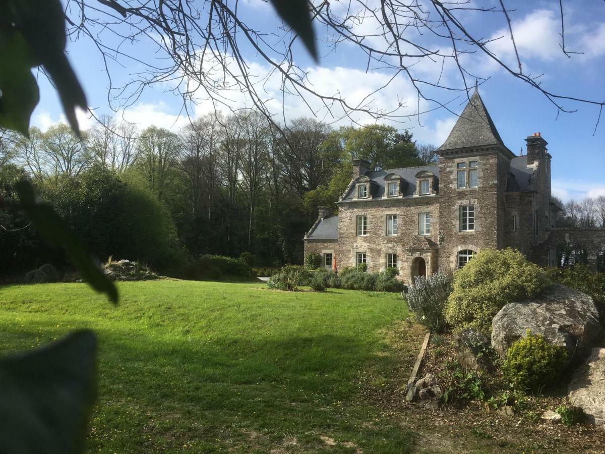 Chateau Ville Voisin Augan Bagian luar foto