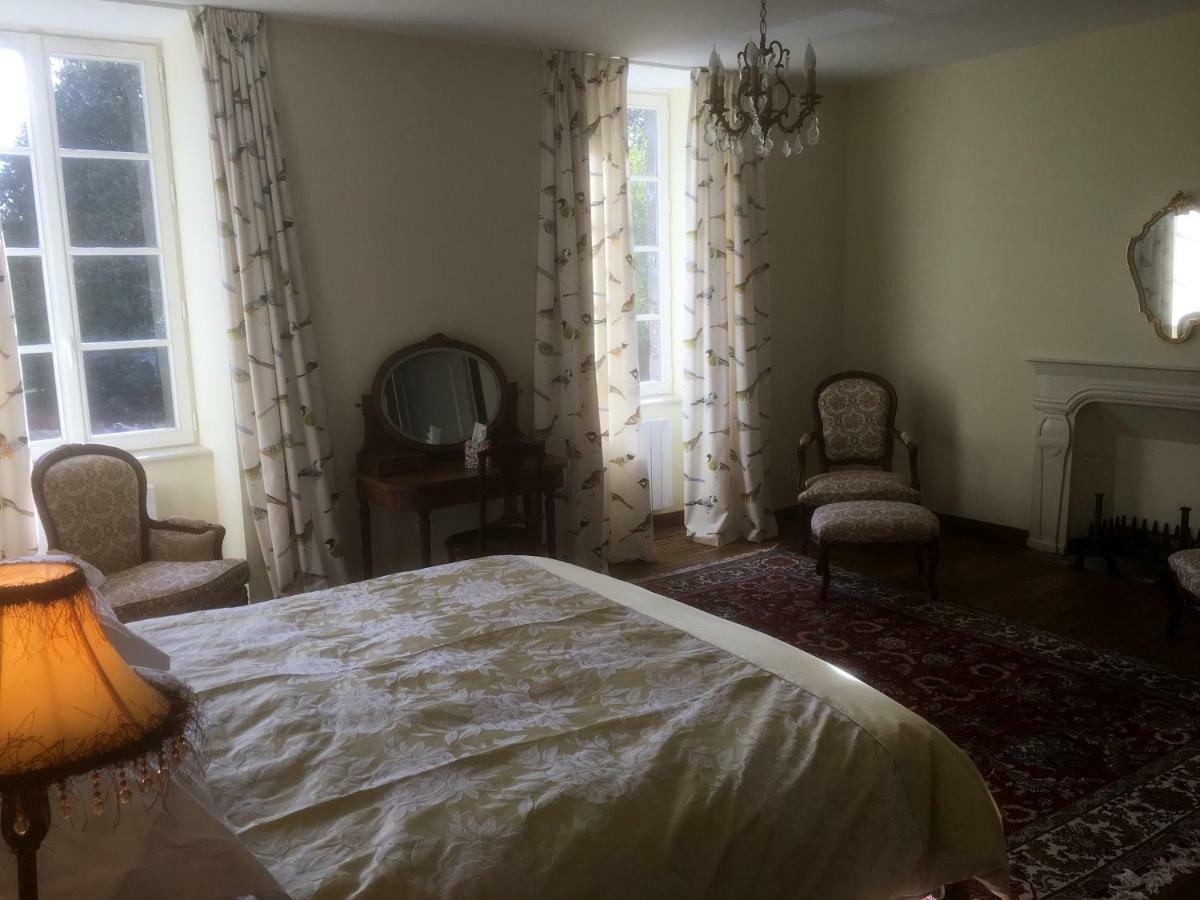 Chateau Ville Voisin Augan Bagian luar foto