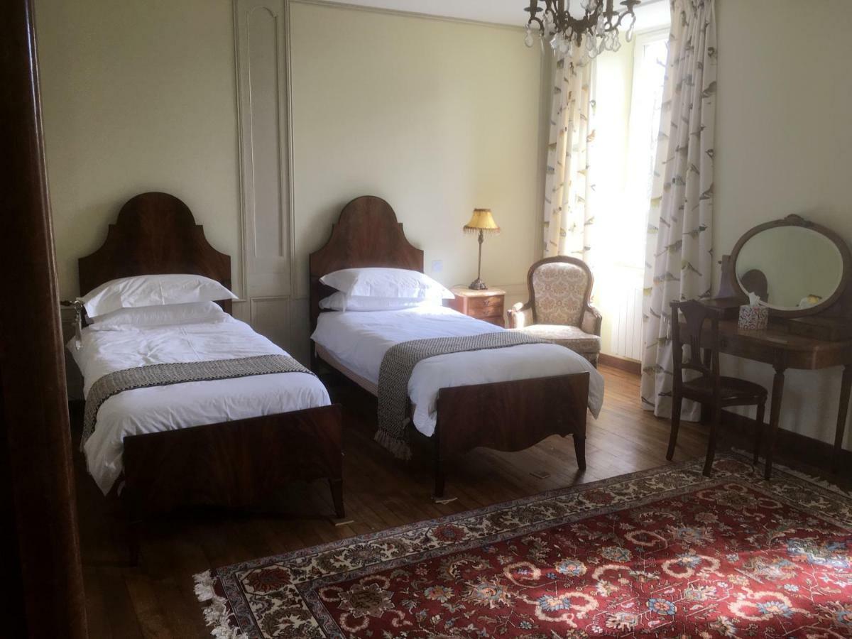 Chateau Ville Voisin Augan Bagian luar foto