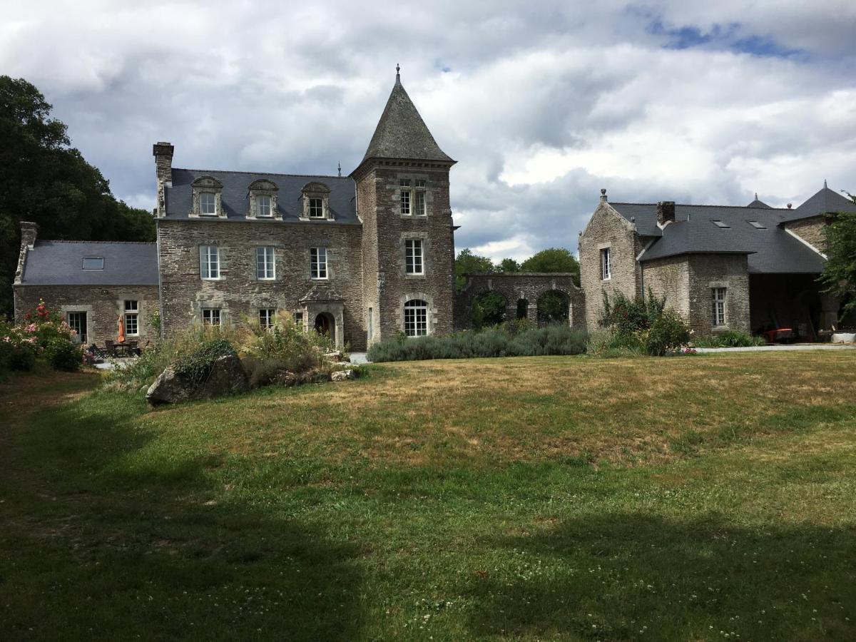 Chateau Ville Voisin Augan Bagian luar foto