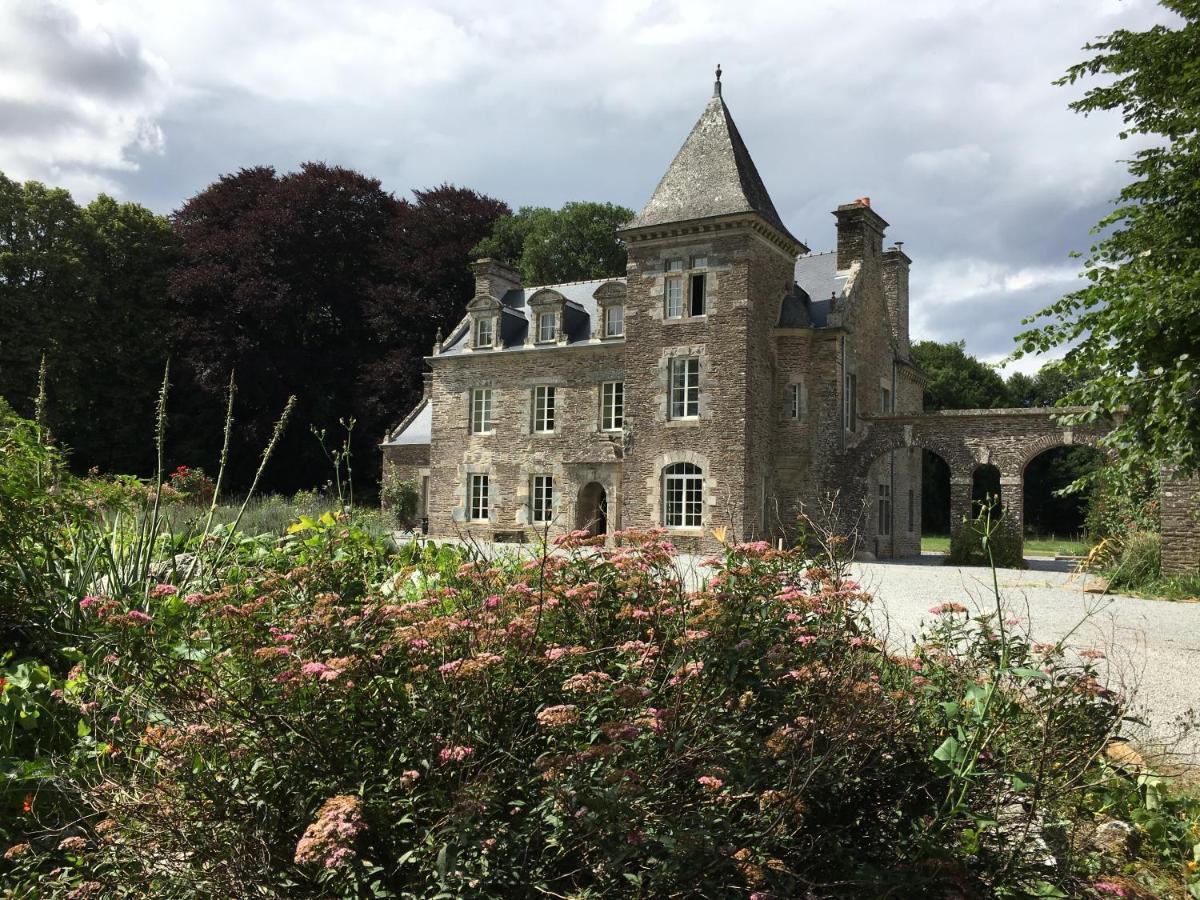 Chateau Ville Voisin Augan Bagian luar foto